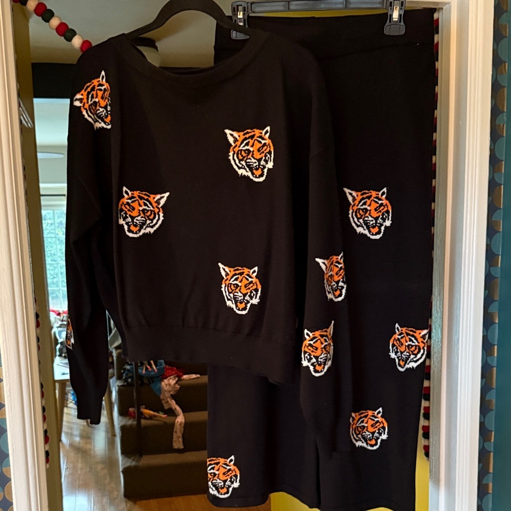 Dressed In Lala - Tiger Print Knit Set -XL